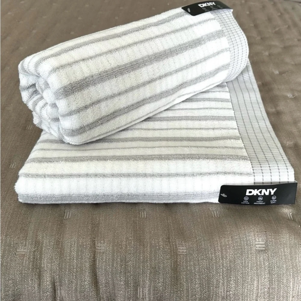 DKNY Cotton Bath Towels Set of 2 Gray & White Stripes NEW